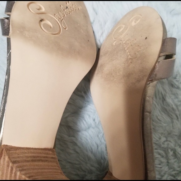 Seychelles Metallic Gold Sandals - Picture 5 of 8